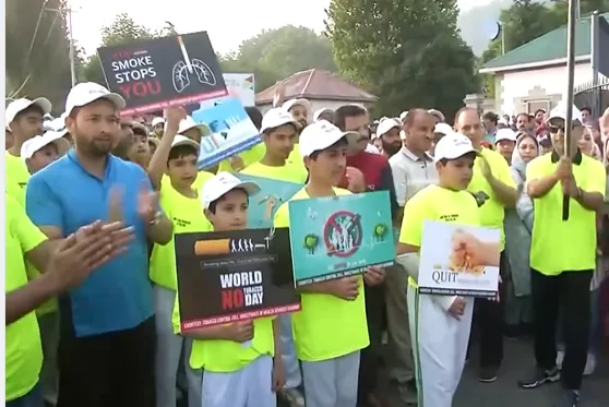 Srinagar: Directorate of Health Services J&K organises a walkathon on ‘World No Tobacco Day’