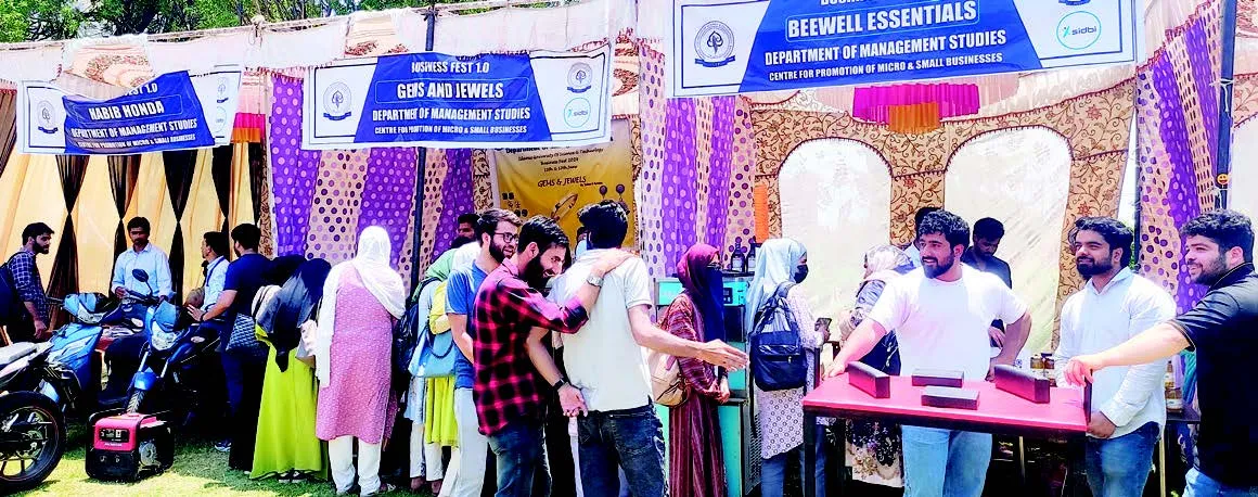 Creativity, Innovation take centre stage at IUST Business Fest