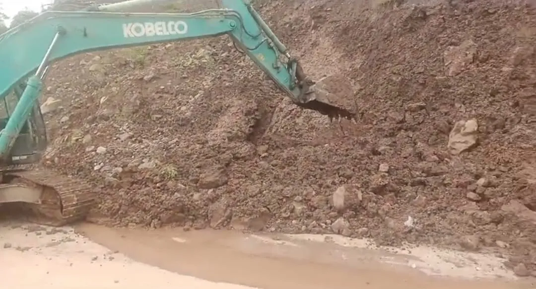 Mudslide forces closure of NH-44 2 highway